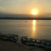 Sunset on the Irrawaddy, Burma. Photo Sam Greenwood, avec son aimable autorisation